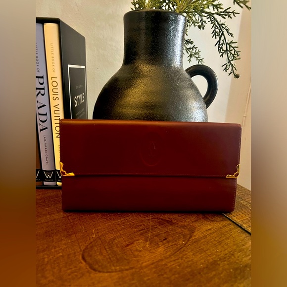 Cartier Mastline Long Kisslock Wallet in Leather (Bordeaux) - Picture 2 of 16